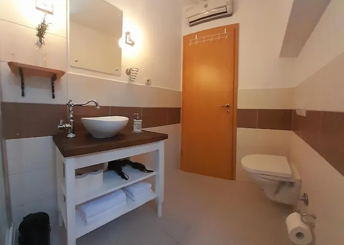 Luxury Mansarda Duplex - Centre - Stone House Split