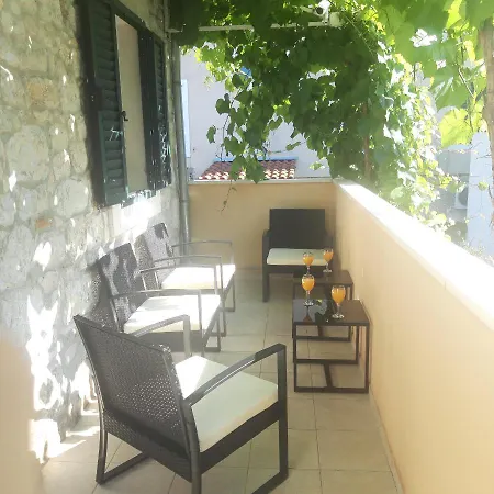 Luxury Mansarda Duplex - City Centre - Stone House Apartment