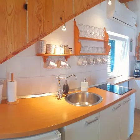 Luxury Mansarda Duplex - Centre - Stone House Split