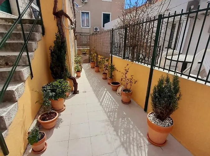 아파트 Luxury Mansarda Duplex - Centre - Stone House 스플리트