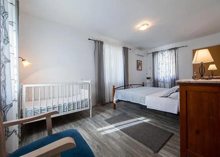 Luxury Mansarda Duplex - Centre - Stone House 아파트 스플리트